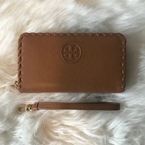 Tory Burch wristlet